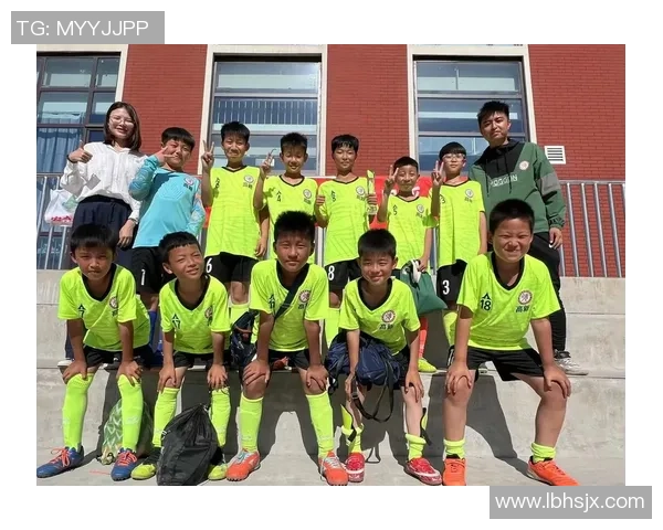 欧文强足球:探索足球的魅力与激情,激发年轻人的运动热情与团队精神